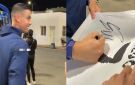 رونالدو يوقع لمشجع على قميص ريال مدريد .. فيديو