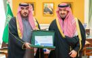 نائب أمير تبوك يستقبل رئيس جمعية قادر بالمنطقة - sa