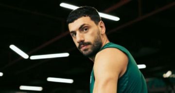 في نصف نهائي كأس الملك.. ديميرال وتمبكتي.. أبرز الغائبين عن قمة الأهلي والهلال في نصف نهائي كأس الملك.. ديميرال وتمبكتي.. أبرز الغائبين عن قمة الأهلي والهلال