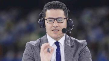 أحمد عفيفي: الاتحاد بحاجة للتأقلم مع أسلوب النصيري.. فيديو أحمد عفيفي: الاتحاد بحاجة للتأقلم مع أسلوب النصيري.. فيديو