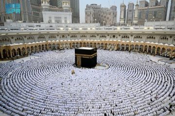 إمام الحرم: العيد ثمرة للطاعة ومناسبة للتسامح وصلة الأرحام