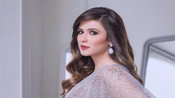 ياسمين عبدالعزيز تلجأ لعادل إمام للتعامل مع الانتقادات.. فيديو ياسمين عبدالعزيز تلجأ لعادل إمام للتعامل مع الانتقادات.. فيديو