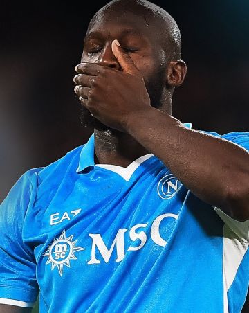 إجراءات تأديبية من نابولي ضد لوكاكو بعد الغياب عن التدريبات إجراءات تأديبية من نابولي ضد لوكاكو بعد الغياب عن التدريبات