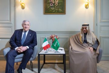 وزير الخارجية يلتقي وزيرة خارجية بريطانيا