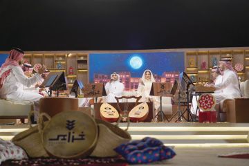  جلسـات هدب خـزامـى .. عيدية طربية تجمع تفاصيل الغناء