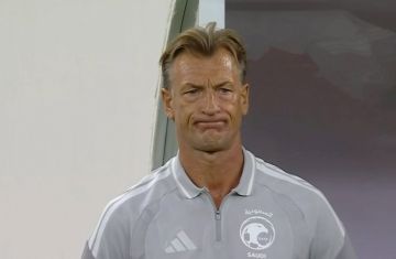 رينارد يستدعي العويس ويستبعد كادش ولاجامي قبل مواجهة صربيا