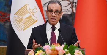 وزير الخارجية المصري يبحث هاتفيا مع نظيره البحريني سبل احتواء التصعيد الإقليمي الراهن وزير الخارجية المصري يبحث هاتفيا مع نظيره البحريني سبل احتواء التصعيد الإقليمي الراهن