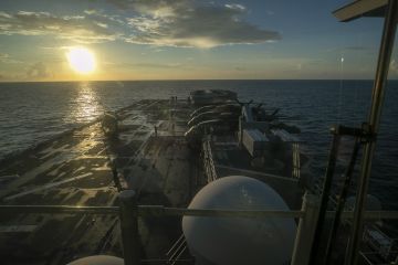 القيادة المركزية الأميركية تعلن وصول سفينة حربية برمائية تقل جنودا