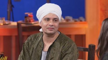 حسن شاكوش يفقد أعصابه ويكسر بلاتوه تصوير مقلب فيفي.. فيديو