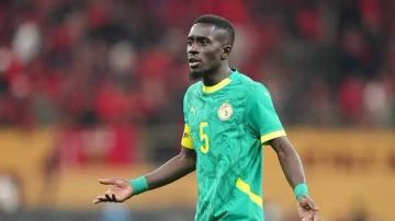 إدريسا غاي يؤكد استعداده لإعادة الميداليات إلى المغرب إدريسا غاي يؤكد استعداده لإعادة الميداليات إلى المغرب