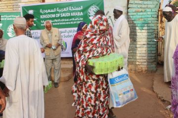 المملكة توزع (2.800) كيس من الدقيق في محلية أمبدة بولاية الخرطوم السودانية المملكة توزع (2.800) كيس من الدقيق في محلية أمبدة بولاية الخرطوم السودانية