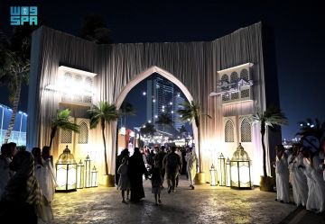 أجواء العيد تنبض بالحياة في واجهة جدة البحرية