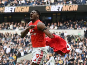 نوتينغهام فورست يهزم توتنهام بثلاثية ويتخطاه في صراع البقاء نوتينغهام فورست يهزم توتنهام بثلاثية ويتخطاه في صراع البقاء