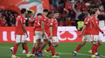 اليويفا يعاقب بنفيكا بعد تصرفات عنصرية أمام ريال مدريد