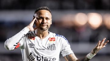 نيمار يعاتب مدرب منتخب البرازيل على قرار استبعاده بفيديو وابتسامة ساخرة