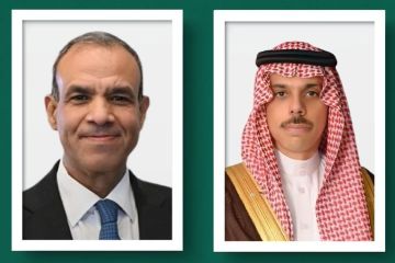 وزير الخارجية ونظيره المصري يناقشان مستجدات الأزمة الراهنة بالمنطقة