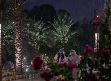 هطول أمطار متوسطة على العاصمة الرياض