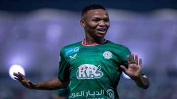 نكوتا ينضم لقائمة جنوب أفريقيا استعدادا للمونديال