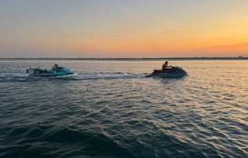 إنقاذ مواطنين تعطلت واسطتهما البحرية في عرض البحر بالشرقية إنقاذ مواطنين تعطلت واسطتهما البحرية في عرض البحر بالشرقية