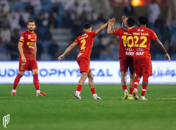 القادسية يسخر من الأهلي السعودي ويشعل مواقع التواصل الاجتماعي بتغريدات نارية (صور)