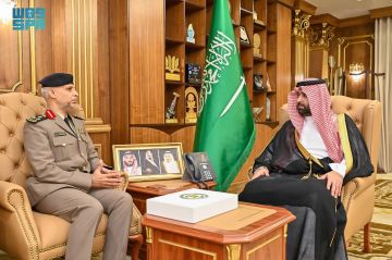 أمير منطقة جازان يستقبل مدير مكافحة المخدرات بالمنطقة