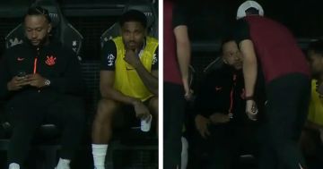 ديباي يثير ضجة في البرازيل بسبب مكالمة بهاتفه على مقاعد البدلاء