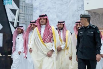 الأمير عبدالعزيز بن سعود يزور مركز العمليات الأمنية الموحدة بمنطقة الرياض