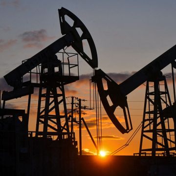 خام برنت يتجاوز مجددا عتبة 100 دولار للبرميل