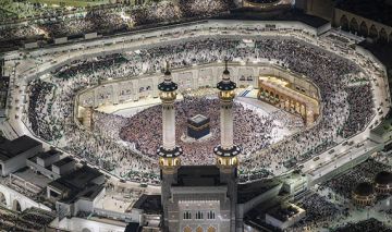 جموع المصلين يشهدون ليلة ختم القرآن في الحرمين.. منظومة استثنائية لذروة روحانية