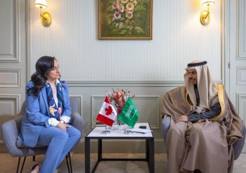 وزير الخارجية يلتقي وزيرة خارجية كندا وزير الخارجية يلتقي وزيرة خارجية كندا