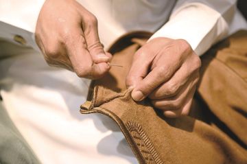 البشت.. حضور متجدد في الأعياد البشت.. حضور متجدد في الأعياد