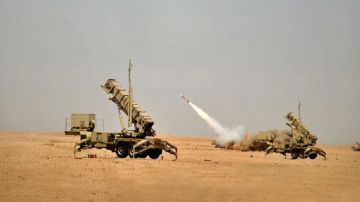 الدفاع: رصد إطلاق 6 صواريخ باليستية باتجاه الرياض الدفاع: رصد إطلاق 6 صواريخ باليستية باتجاه الرياض