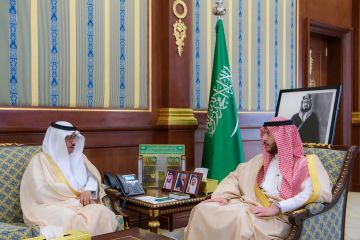 نائب أمير المدينة يطلع على جهود فرع الخارجية