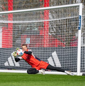 الغموض يحيط بعودة مانويل نوير لحراسة مرمى ألمانيا وبايرن ميونخ