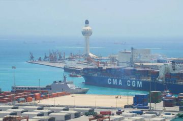  موانئ توقع عقدا لإنشاء منطقة لوجستية بميناء جدة الإسلامي بمنطقة الخمرة