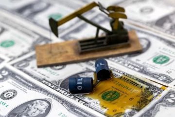 الطاقة الدولية تنصح بالعمل من المنزل وتجنب السفر لتخفيف ضغوط أسعار النفط الطاقة الدولية تنصح بالعمل من المنزل وتجنب السفر لتخفيف ضغوط أسعار النفط