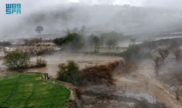 أمطار غزيرة على عسير أمطار غزيرة على عسير