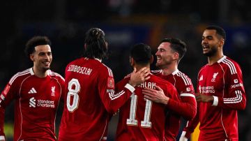 اعتراض وتدمير 174 صاروخا و385 طائرة مسيرة استهدفت البحرين منذ بدء الاعتداء الإيراني الغاشم اعتراض وتدمير 174 صاروخا و385 طائرة مسيرة استهدفت البحرين منذ بدء الاعتداء الإيراني الغاشم