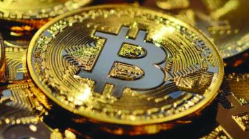 هبوط البيتكوين يمحو 40 مليار دولار من القيمة السوقية هبوط البيتكوين يمحو 40 مليار دولار من القيمة السوقية