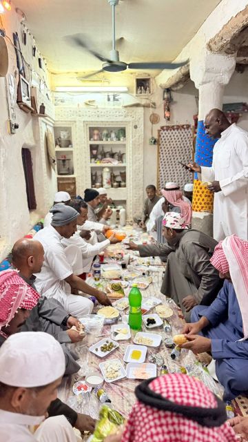 أهالي خضيراء بريدة يحيون موروث (جداع العيد) أهالي خضيراء بريدة يحيون موروث (جداع العيد)