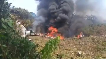 تحطم طائرة كولومبية على متنها 110 شخصا جنوب البلاد.. فيديو