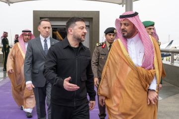 رئيس أوكرانيا يصل إلى جدة رئيس أوكرانيا يصل إلى جدة