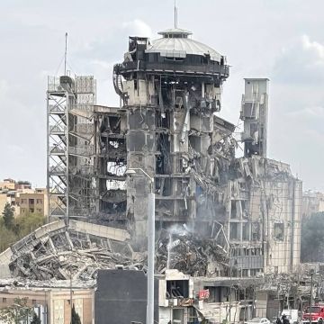 تدمير مبنى الصناعات الالكترونية في اصفهان