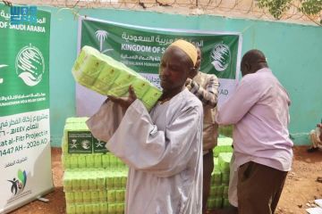  سلمان للإغاثة يوزع (4590) كيسا من الدقيق في السودان