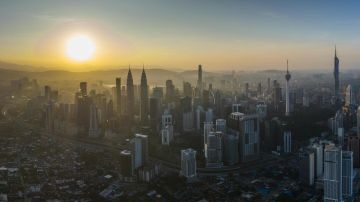 ماليزيا ترفع الدعم الحكومي لمواجهة ارتفاع أسعار النفط العالمي ماليزيا ترفع الدعم الحكومي لمواجهة ارتفاع أسعار النفط العالمي