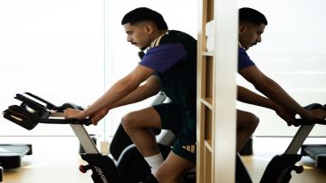 الأخضر يستأنف تدريباته بعد ودية مصر ويستعد للقاء صربيا.. صور