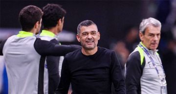 بعد دخول الفريق لمرحلة التوتر بسبب سوء النتائج.. كونسيساو يبحث عن التوليفة المتجانسة لبلوغ نهائي كأس الملك بعد دخول الفريق لمرحلة التوتر بسبب سوء النتائج.. كونسيساو يبحث عن التوليفة المتجانسة لبلوغ نهائي كأس الملك