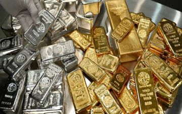 تراجع أسعار الذهب والفضة متأثرة بحرب إيران وقرارات البنوك المركزية