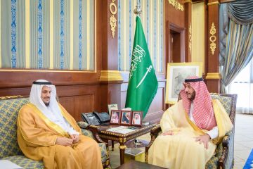 نائب أمير المدينة يستعرض جهود الوقف الصحي وأعمال حرس الحدود نائب أمير المدينة يستعرض جهود الوقف الصحي وأعمال حرس الحدود