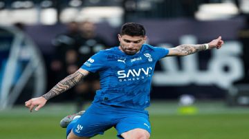 نيفيز يقترب من المشاركة أمام الفتح